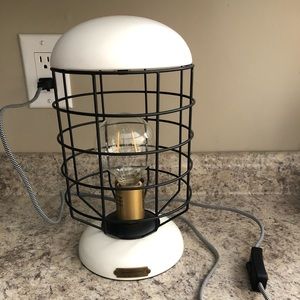 Hearth and Hand lamp